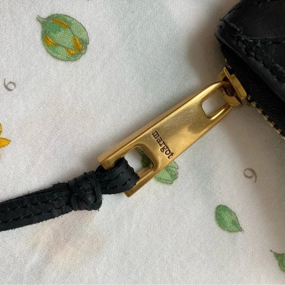 Margot New York 100% Leather Zipper Wallet - Picture 3 of 8